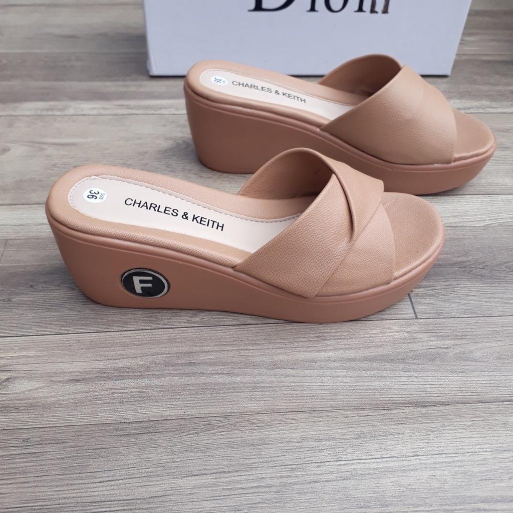 Dép trung niên đế F dành cho bà và mẹ lịch sự sang trọng