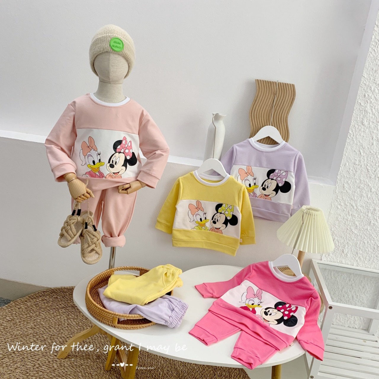 Quần áo trẻ em, bộ quần áo cotton dài tay Mickey màu hồng, màu vàng, màu tím cho bé gái từ 9kg đến 18kg của BERNIE