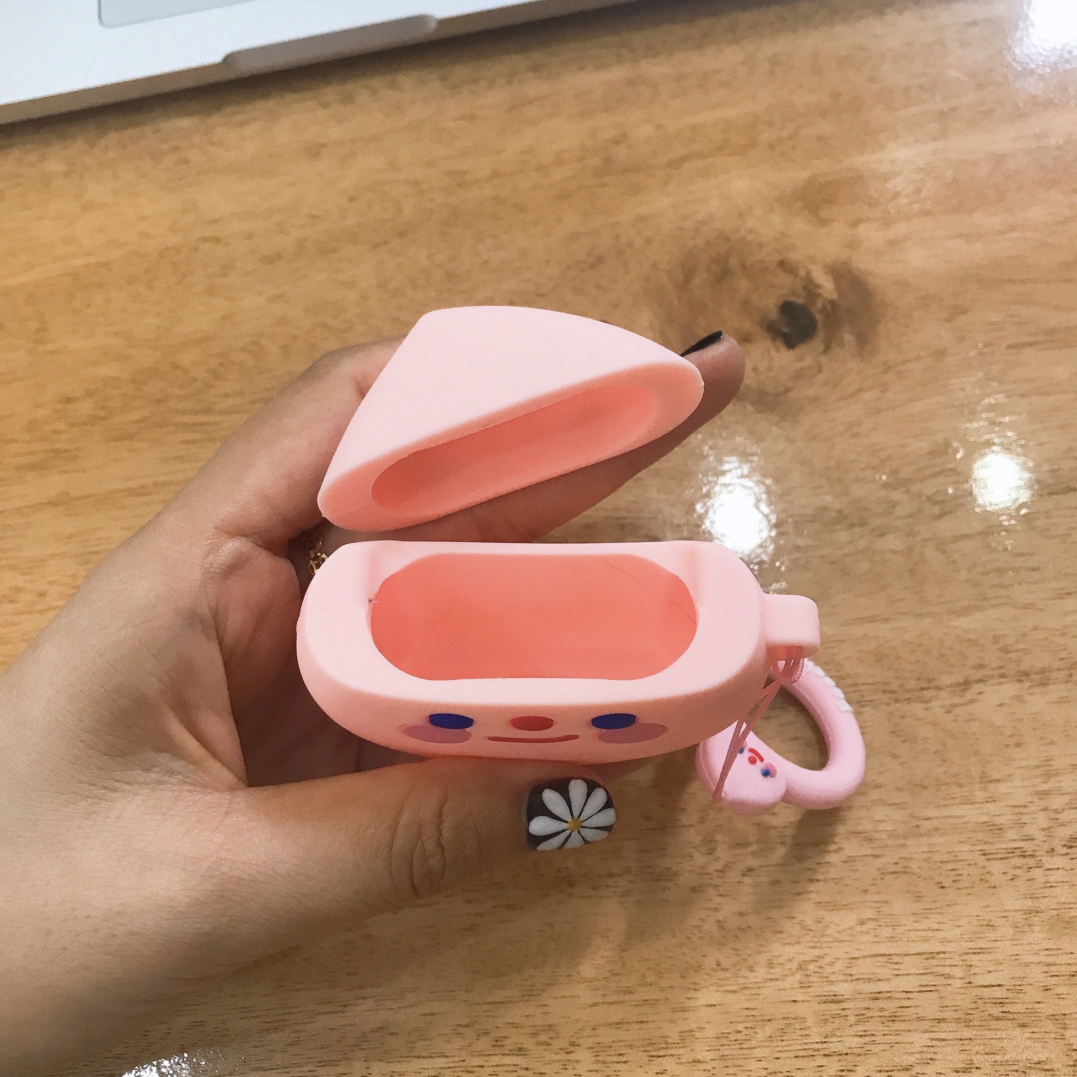 Bao Case Silicon Cho Tai Nghe Apple AirPods 1 / AirPods 2 -  Hình Trái Đào