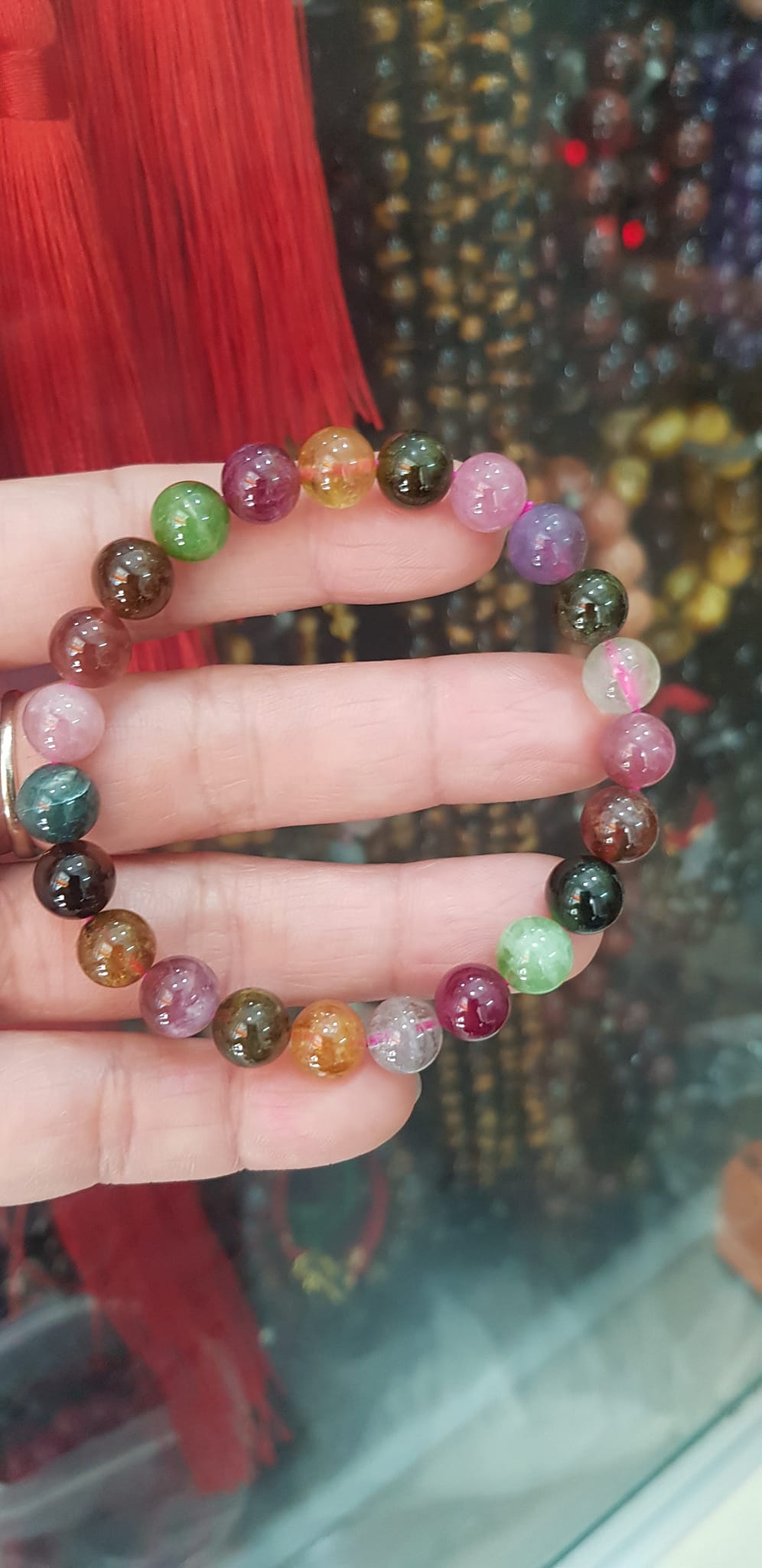 Vòng tay phong thuỷ may mắn đá tourmaline màu bóng đẹp lắm size hạt vòng 8mm đá tự nhiên đeo tốt sức khoẻ, may mắn, tốt cho công việc đeo lên tay bóng đẹp màu rất xinh đẹp ạ