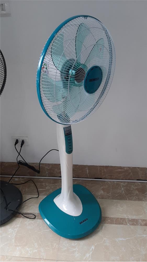 Quạt đứng điều khiển từ xa SENKO DR1608 - Hàng chính hãng