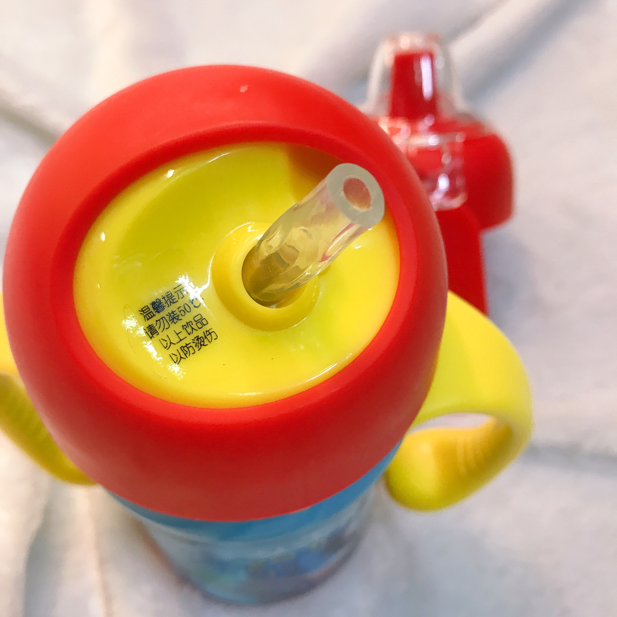 Bình nước giữ nhiệt 2 quai cầm kèm 2 nắp thay hình xe lửa Thomas and Friends màu đỏ cho trẻ em, bé trai  - TM4506-DO