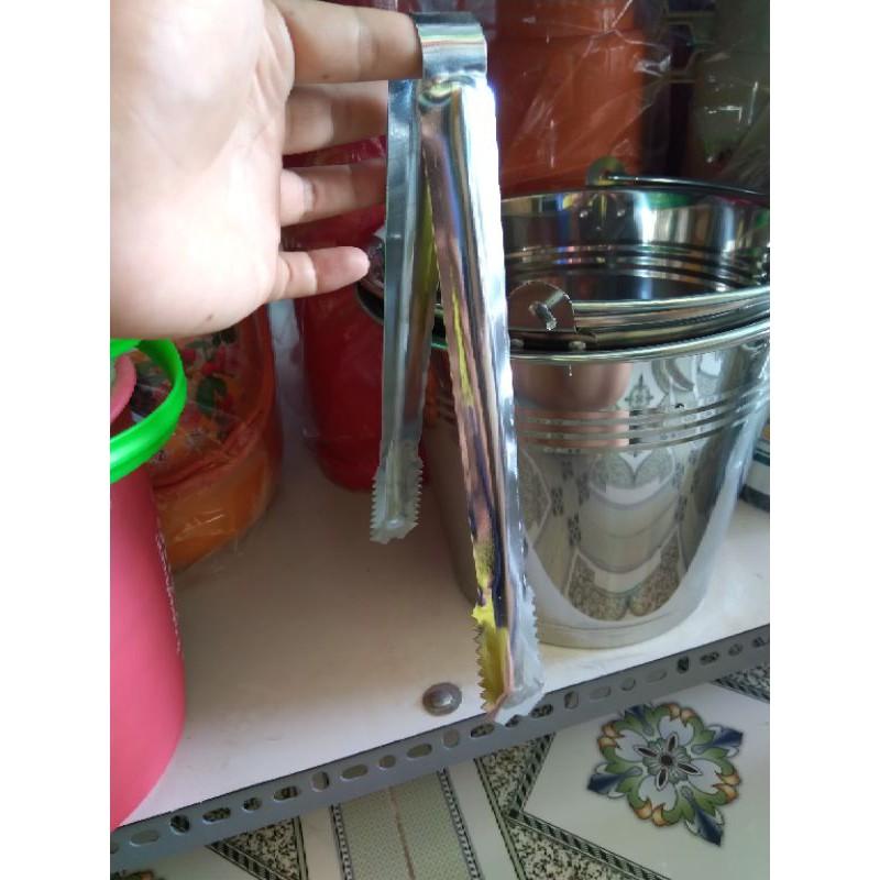 Cây gấp đá cục, thịt nướng, bánh