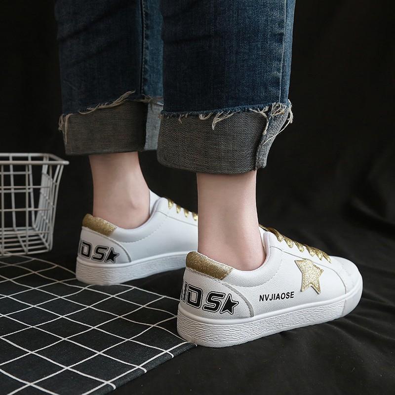 Giày sneaker nữ đế bệt mũi tròn