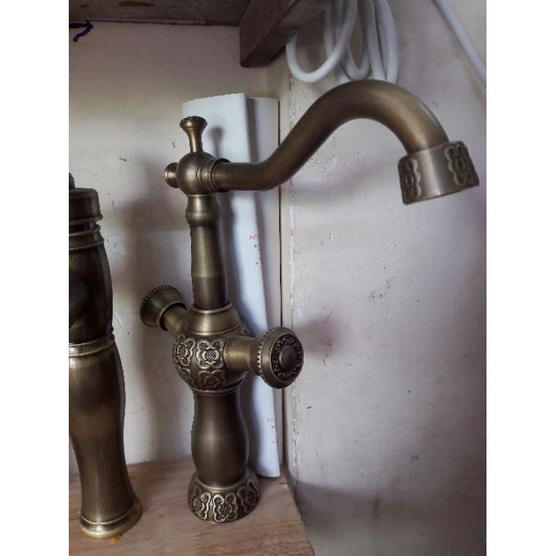 Vòi lavabo nóng lạnh Cổ Điển