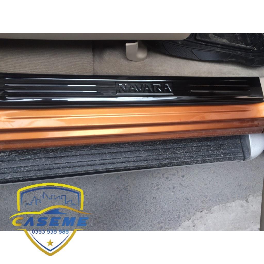Bộ ốp bậc trong titan xe Navara cao cấp, bộ 4 chi tiết