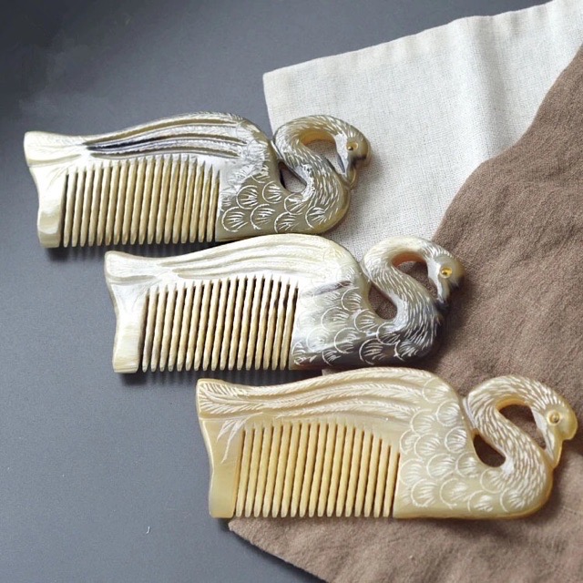 Lược sừng Thiên Nga đẹp làm quà tặng (Size: XL-15 cm) COH111 - Chăm sóc tóc