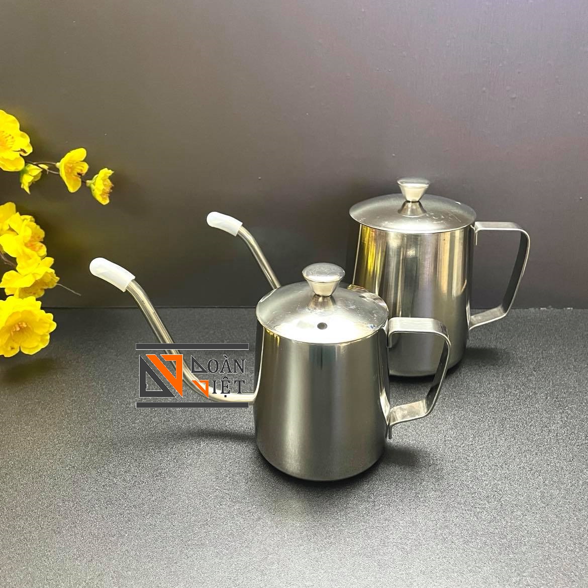 Ca rót Trà Cà Phê VÒI DÀI INOX 304 - Bình Trà, Bình CAFE - CA RÓT NƯỚC. DỤng cụ rót nước, Soup dành cho Gia đình và Quán Ăn. Sản phẩm BÌNH TRÀ KIỂU MỚI lạ DỄ THƯƠNG