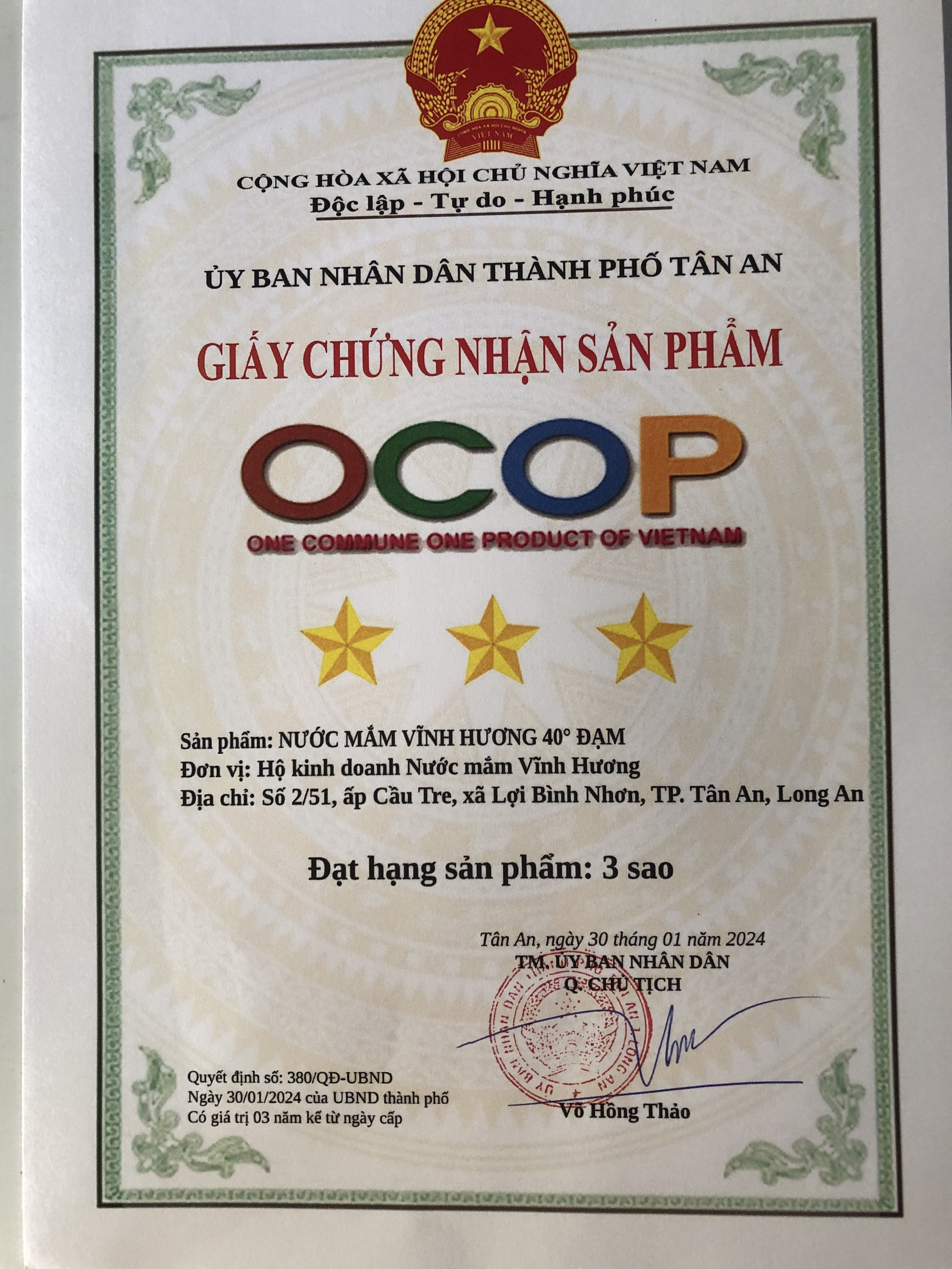 Nước mắm cá cơm Vĩnh Hương 40 độ đạm chai 500ml 70 năm truyền thống