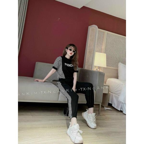 Bộ đồ thể thao nữ quần bo gấu áo phối họa tiết thêu logo sang trọng trẻ trung
