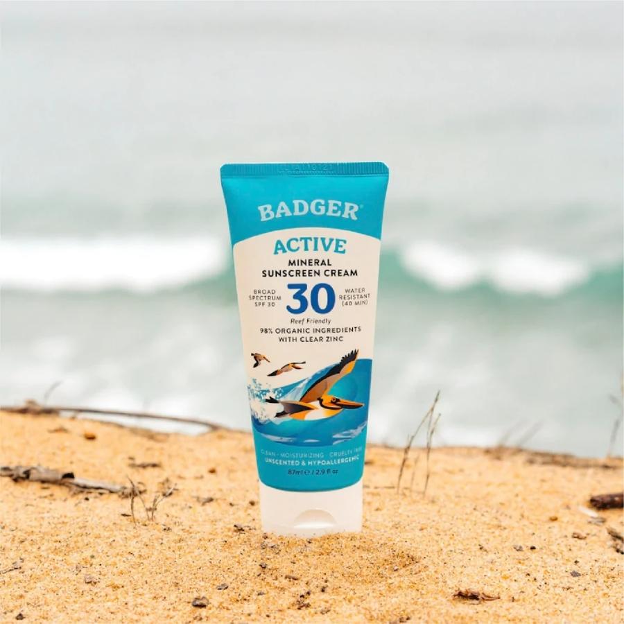 Kem Chống Nắng Thiên Nhiên Badger SPF 30 Clear Không Mùi - Thuần vật lý, phổ rộng broad-spectrum, an toàn cho san hô, 98% thành phần hữu cơ