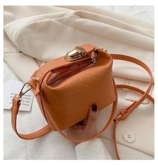 TÚI ĐEO CHÉO VTRQUAICAI XINH XẮN !