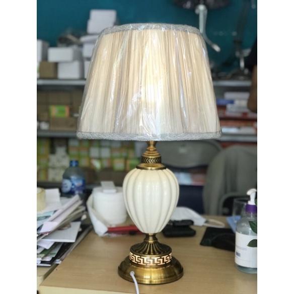 Đèn bàn gốm sứ, đèn để bàn HQ