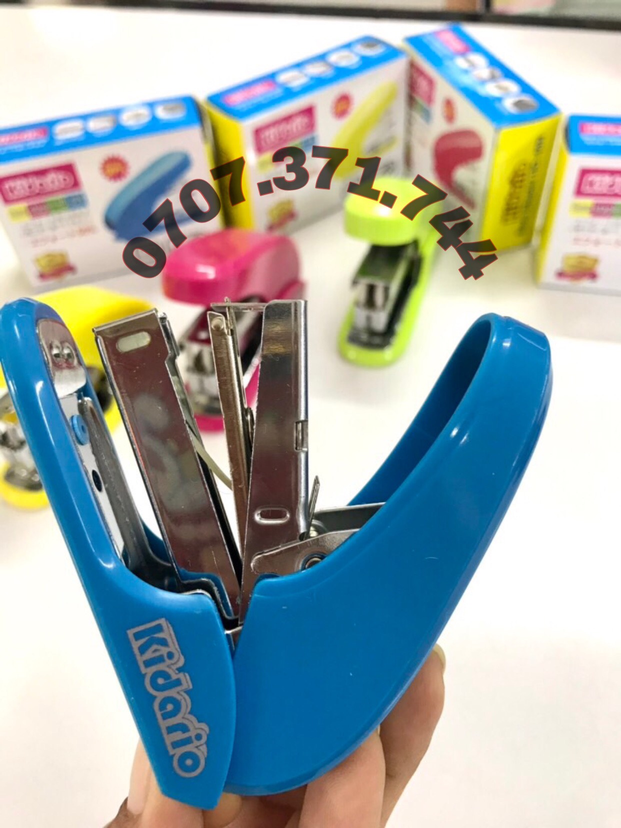 Bấm Kim Số 10 Kidario HD-40N - Giao Màu Ngẫu Nhiên