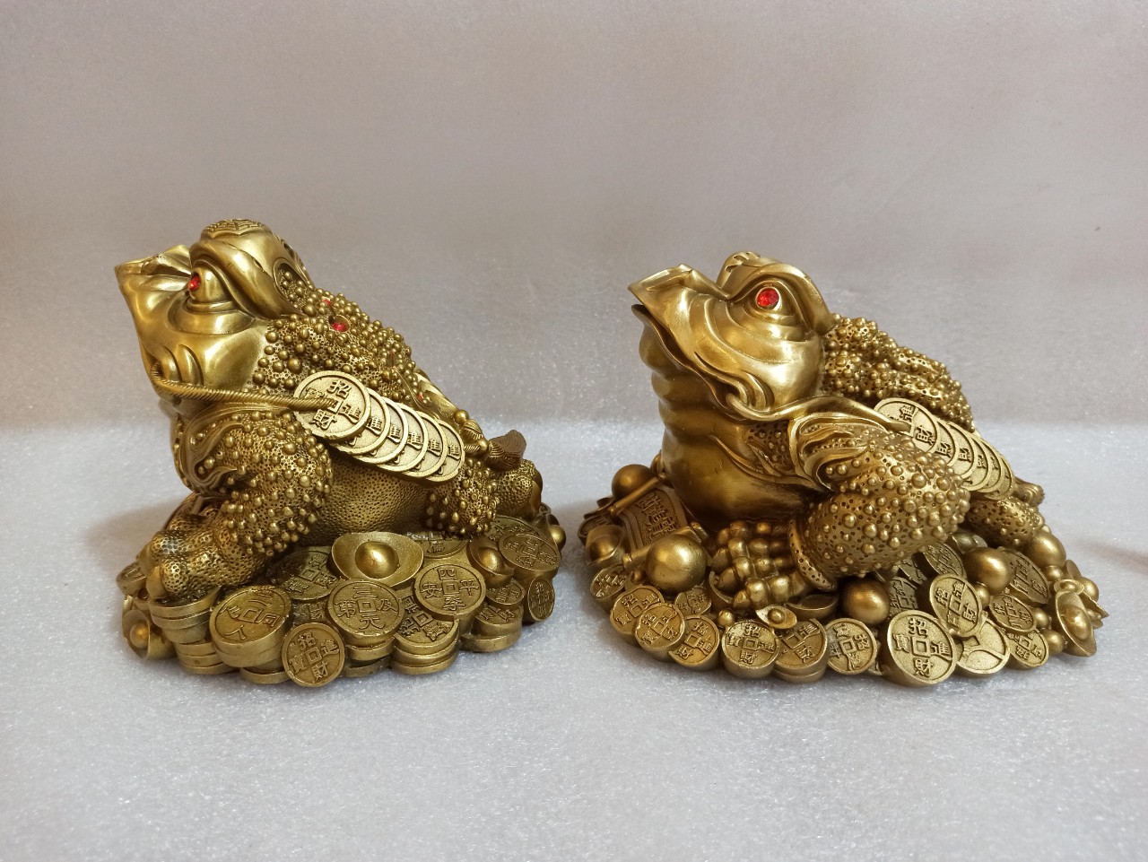 Cóc ngậm tiền bằng đồng, cóc thần tài ba chân bằng đồng, cóc phong thủy tài lộc- Đồ Đồng Nguyệt Ánh