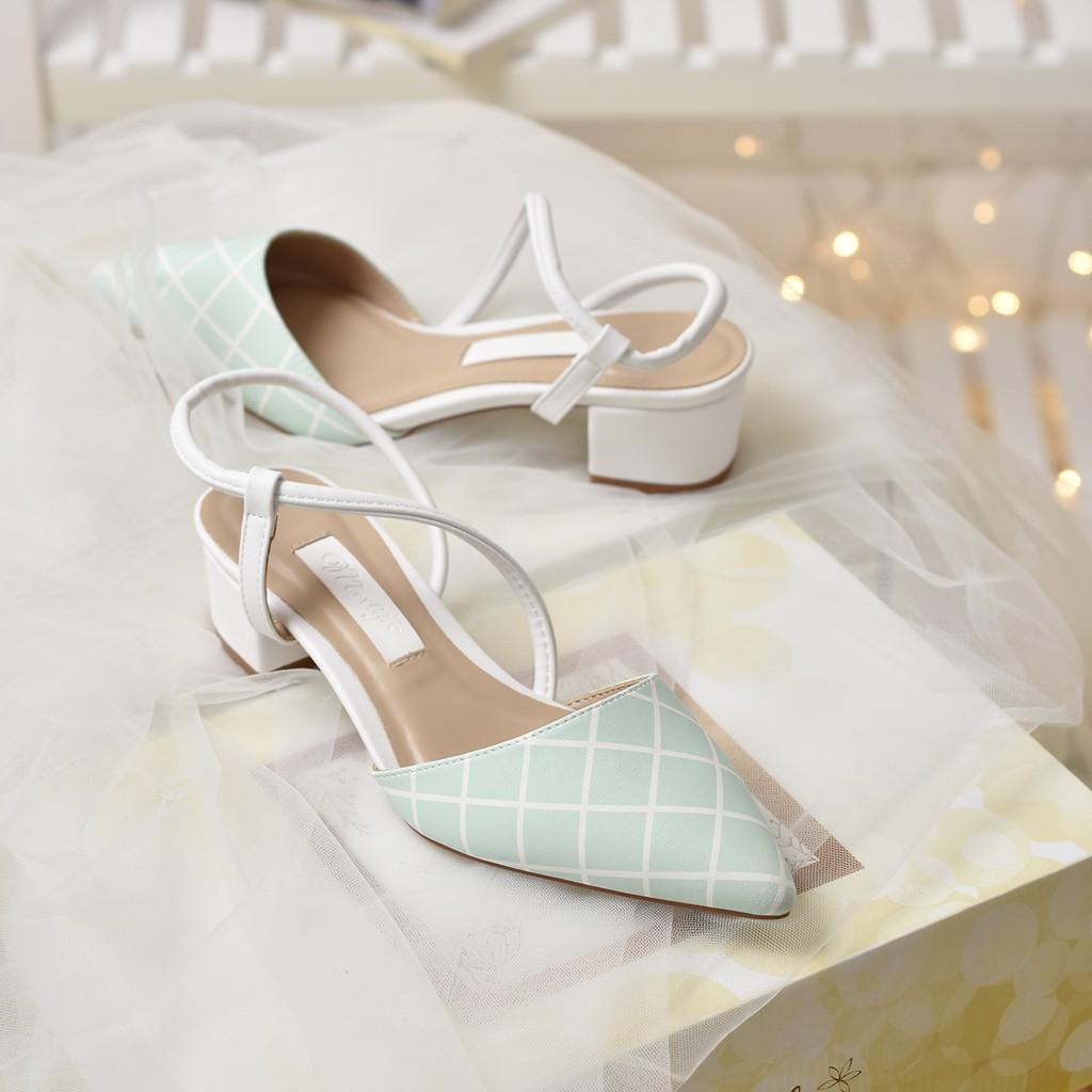Giày sandal gót thấp họa tiết Merly 1047