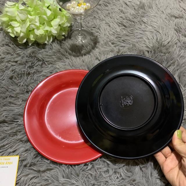 Dĩa nhựa tròn màu đỏ đen 8
