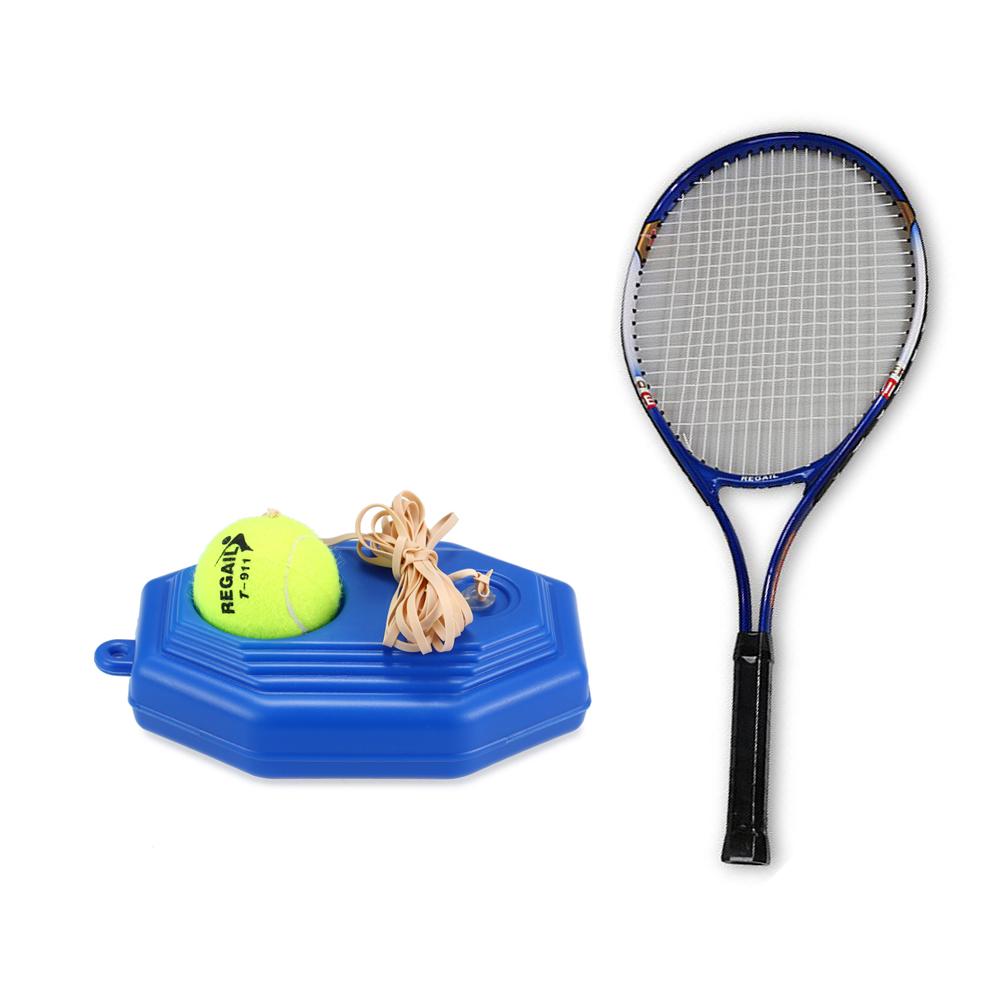 Bộ dụng cụ tập luyện tennis bao gồm một bảng đế và một quả bóng tennis có dây đàn hồi