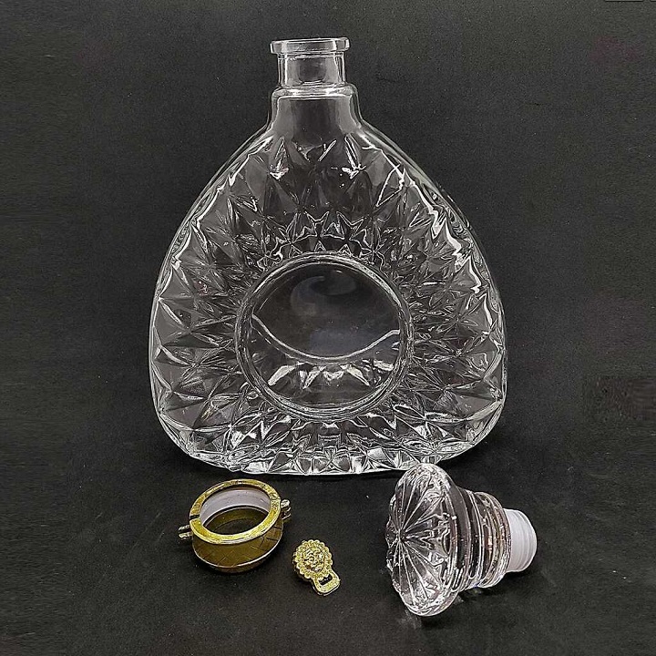 Chai Thủy Tinh X-O Tam Giác Đựng Rượu Dung Tích 750 ML Decor Nhà Cửa Cao Cấp