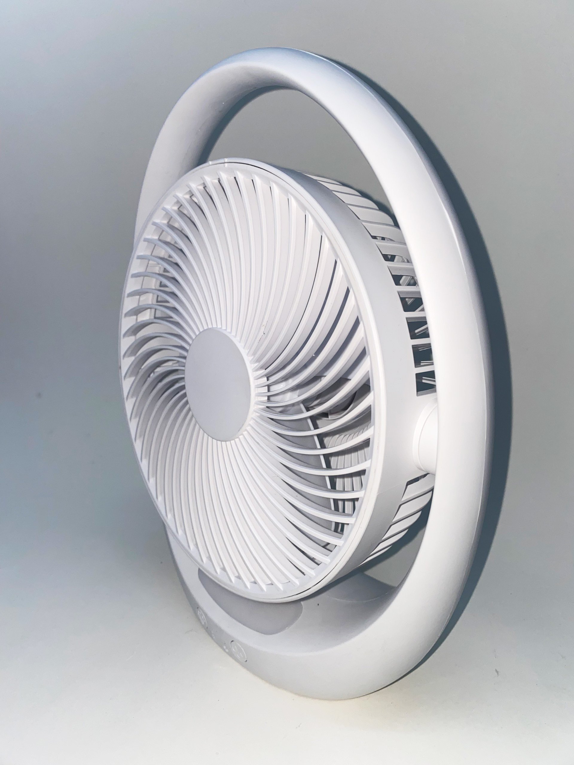 QUẠT ĐỂ BÀN CÓ SẠC TÍCH ĐIỆN ĐÈN LED EERFECT PF-QB2180 công suất 5w bảo hành 6 tháng- Hàng chính hãng