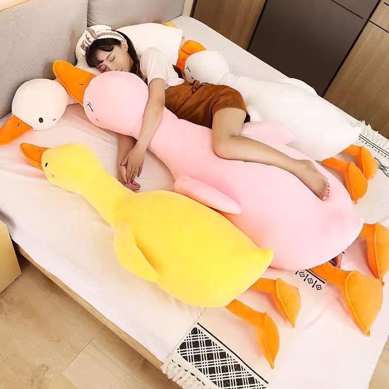 Gấu Bông Vịt Vàng Ôm Ngủ Kích Thước 60cm - 80cm - 110cm - 130cm - Panda Store