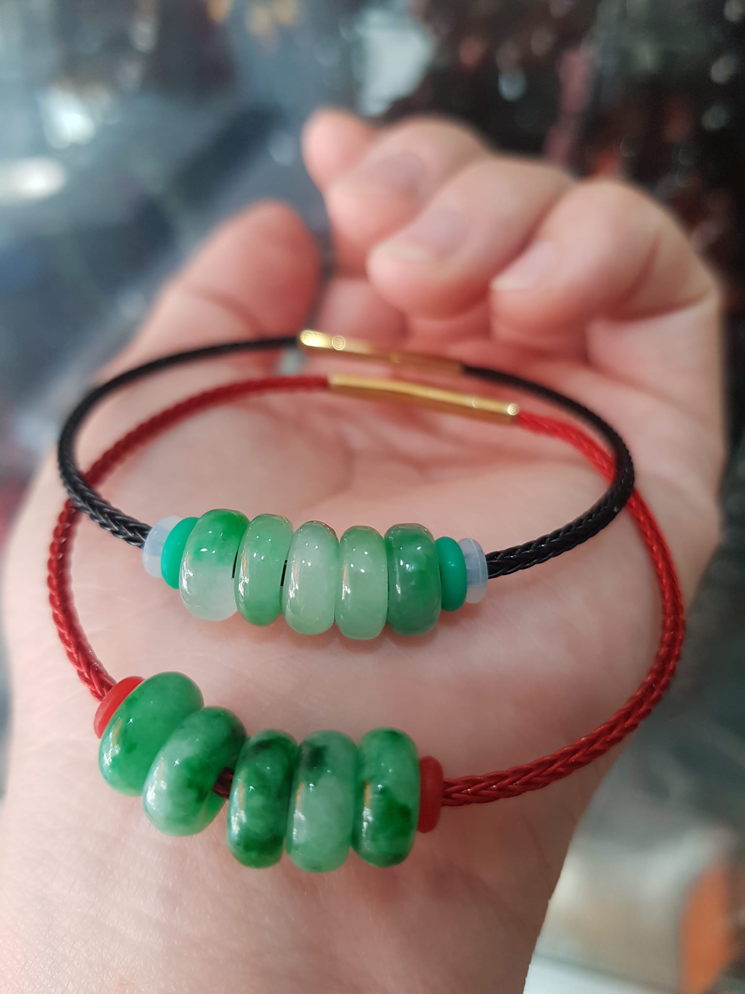 Vòng Tay charm phong thủy may mắn 5 đồng tiền may mắn  Đá cẩm thạch tự nhiên xanh ngọc tươi bóng đẹp  Vòng charm phối dây màu đen màu đỏ bất kỳ có khoen chắc hợp nữ mệnh mộc hỏa thủy ạ