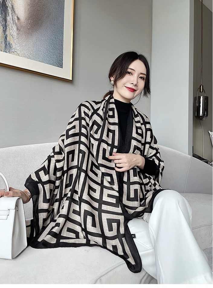 KHĂN CHOÀNG LỤA DÁNG DÀI CỰC SANG PHONG CÁCH TÂY ÂU SANG XỊN MỊN MÃ 10