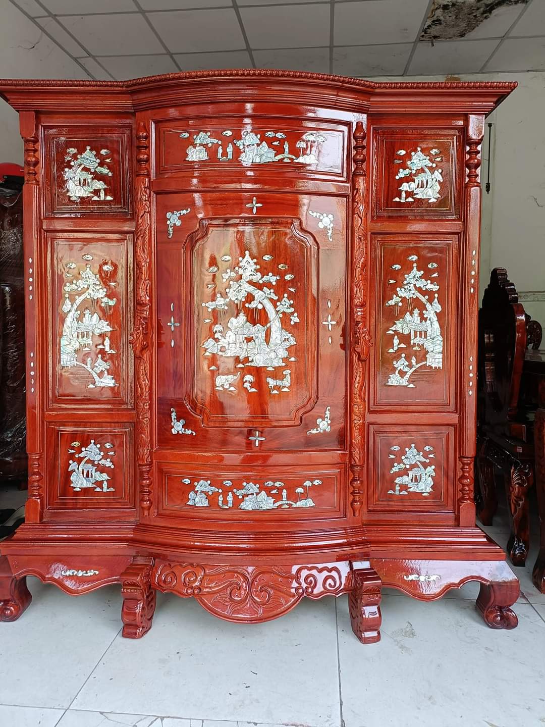 Tủ thờ bụng phệ gỗ tràm,tủ thờ gia tiên khảm trai ngang 1m07