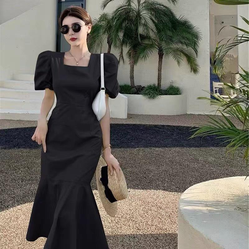 VÁY ĐUÔI CÁ CỔ VUÔNG TAY BỒNG