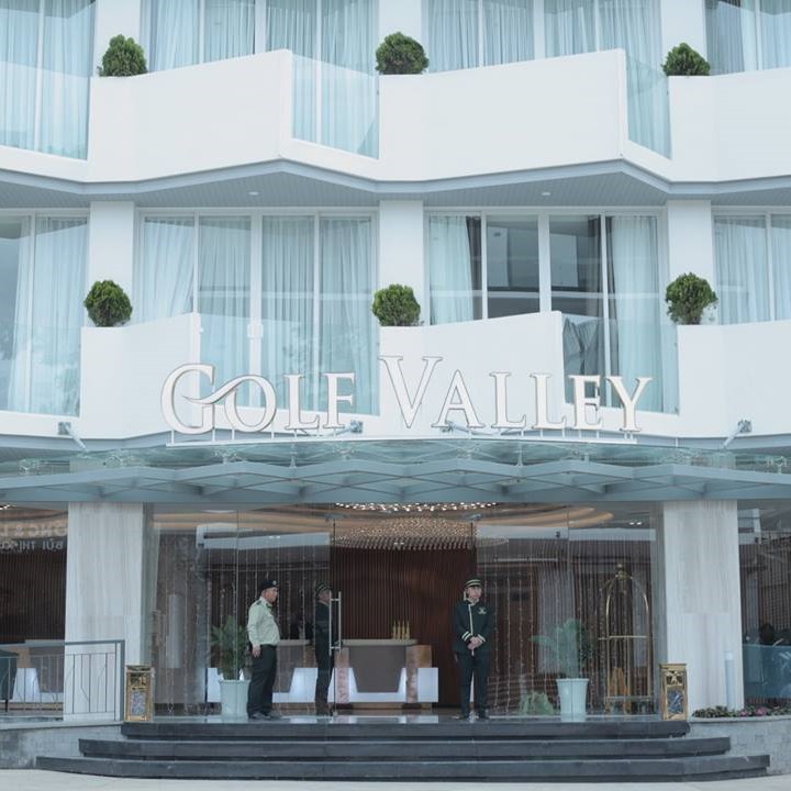 Voucher Golf Valley Hotel 4* Đà Lạt - Gần Chợ & Hồ Xuân Hương, Gồm Buffet Sáng, Khách Sạn Vị Trí Thuận Tiện