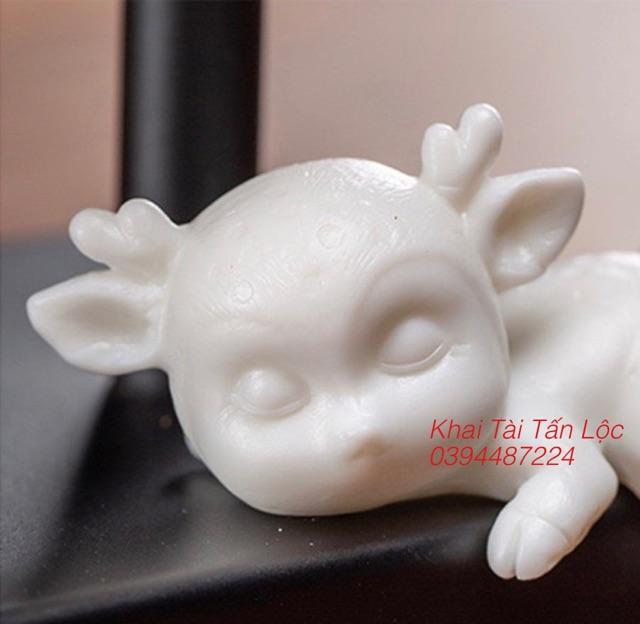 Tượng Quan Âm cầm ngọc như Y và kệ gỗ đèn led 10 món