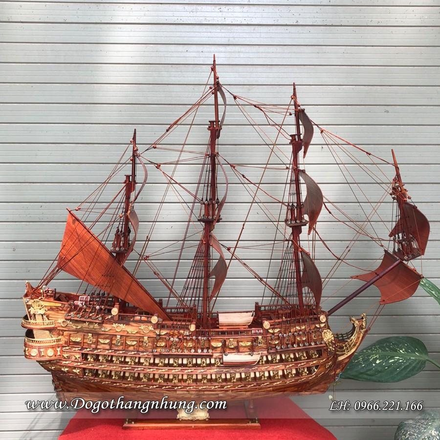Thuyền buồm gỗ sưa đỏ tại xưởng Bắc Ninh
