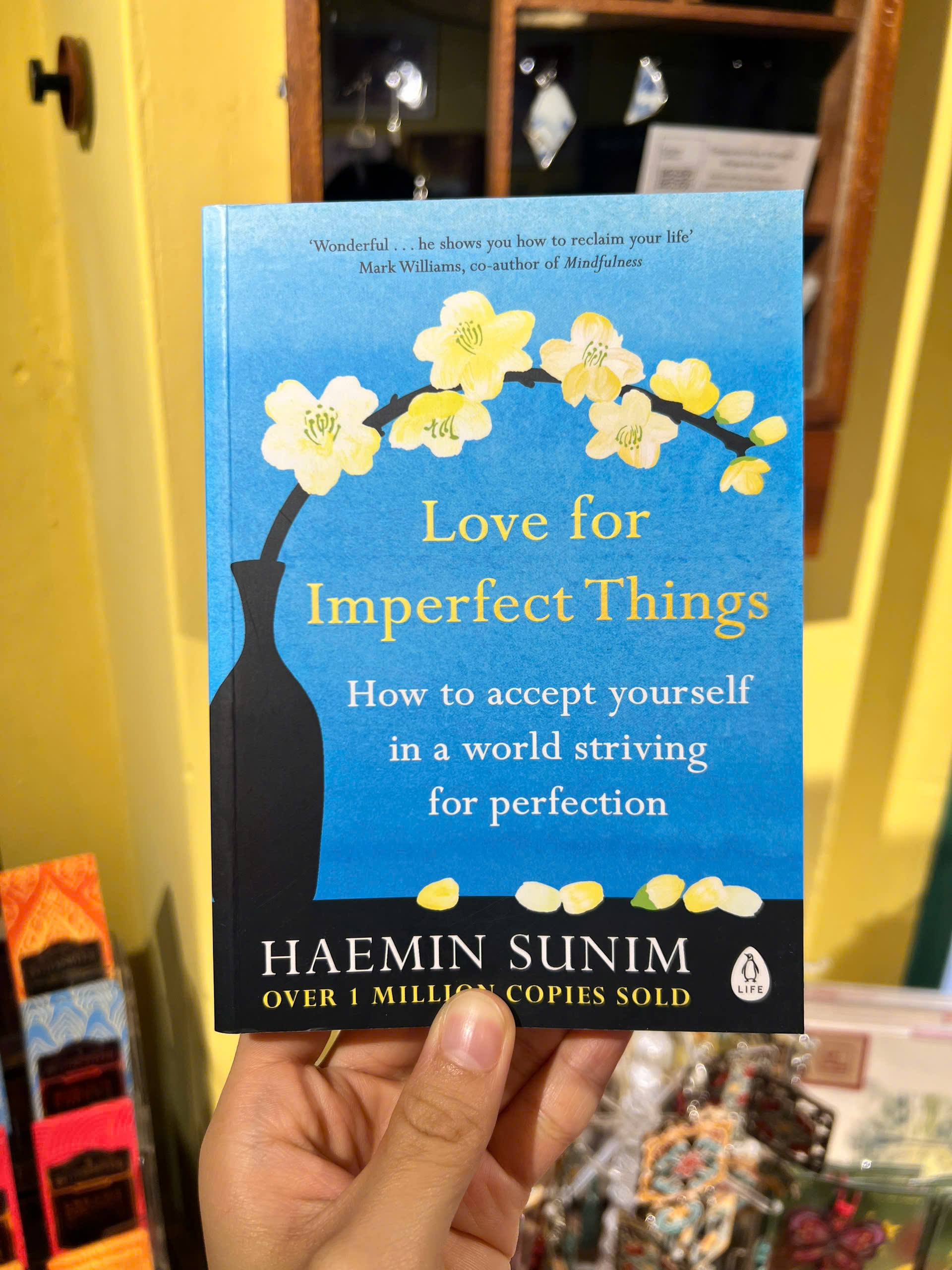 Sách - Love for Imperfect Things by Haemin Sunim | Self Help / Philosophy / Ngoại văn Nhập khẩu UK