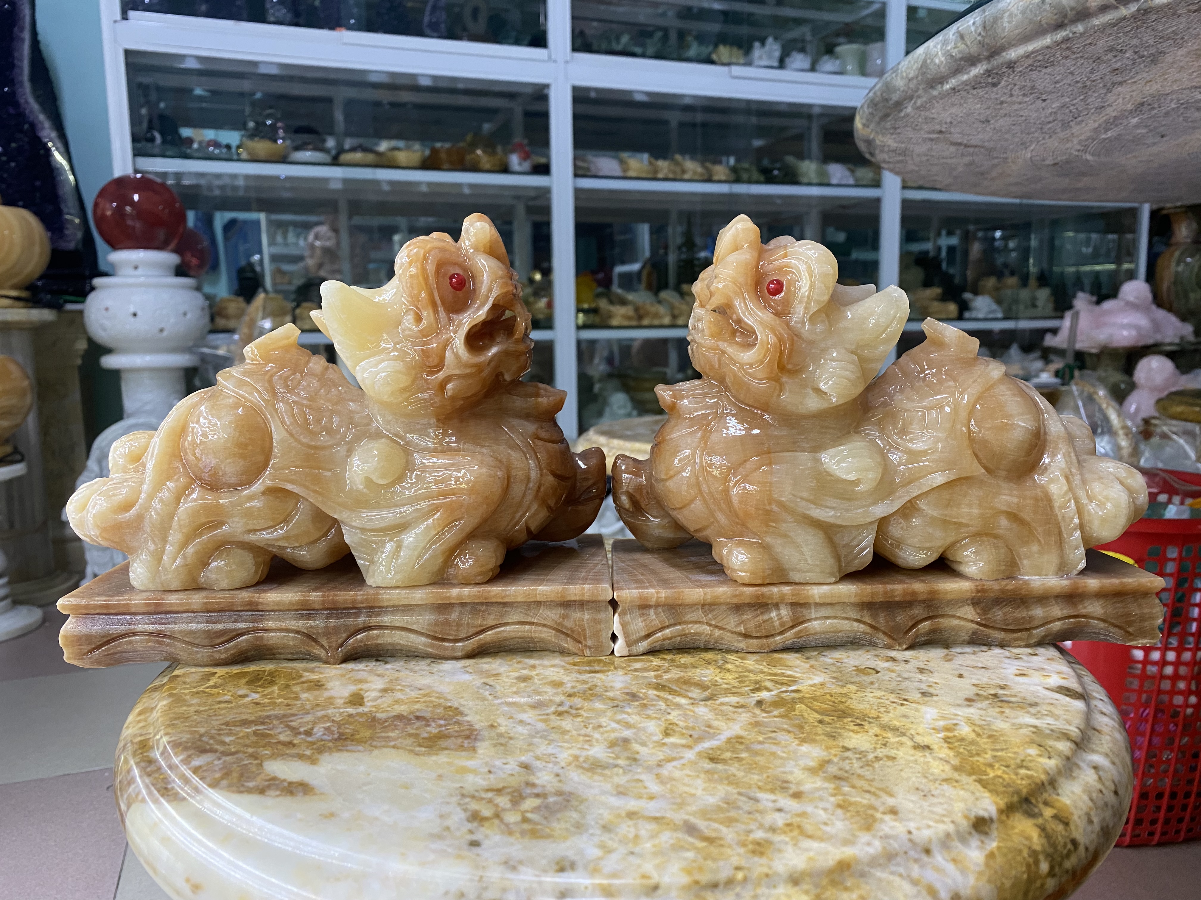 Cặp Tỳ Hưu Chiêu Tài Lộc Đá Vân Gỗ Có Đế - dài 20cm