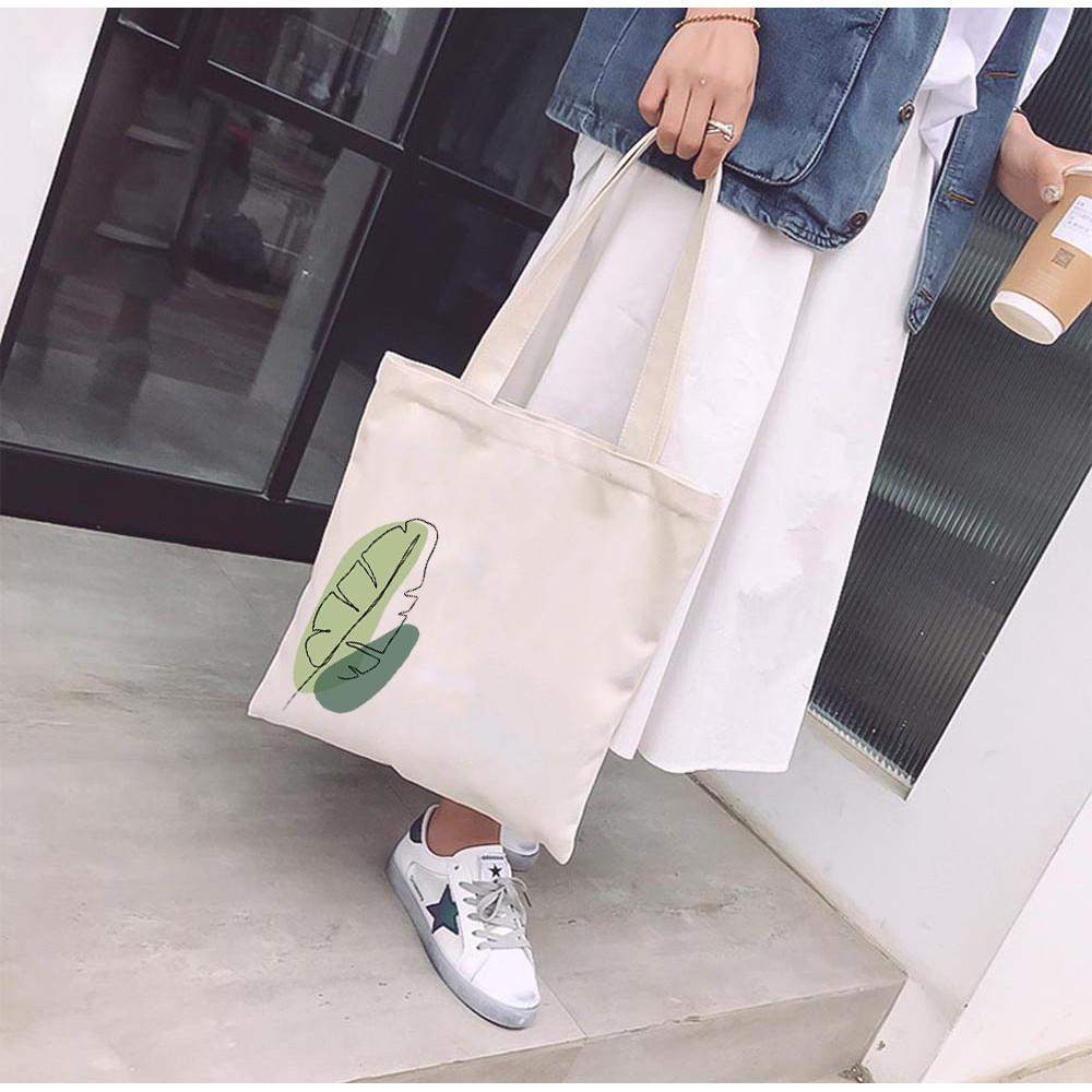Túi Tote Vải Mộc Ginko kiểu basic có dây kéo khóa miệng túi đựng vừa laptop 14 inch và nhiều đồ dùng khác In Hình Banana Leaf M12
