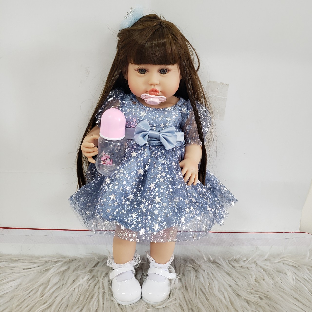 Búp Bê Tái Sinh Thân Nhựa Mềm Mại KEIUMI Chu Miệng Tóc Dài 55 cm = 22 inch Reborn Silicon Vinyl Doll PVN4699