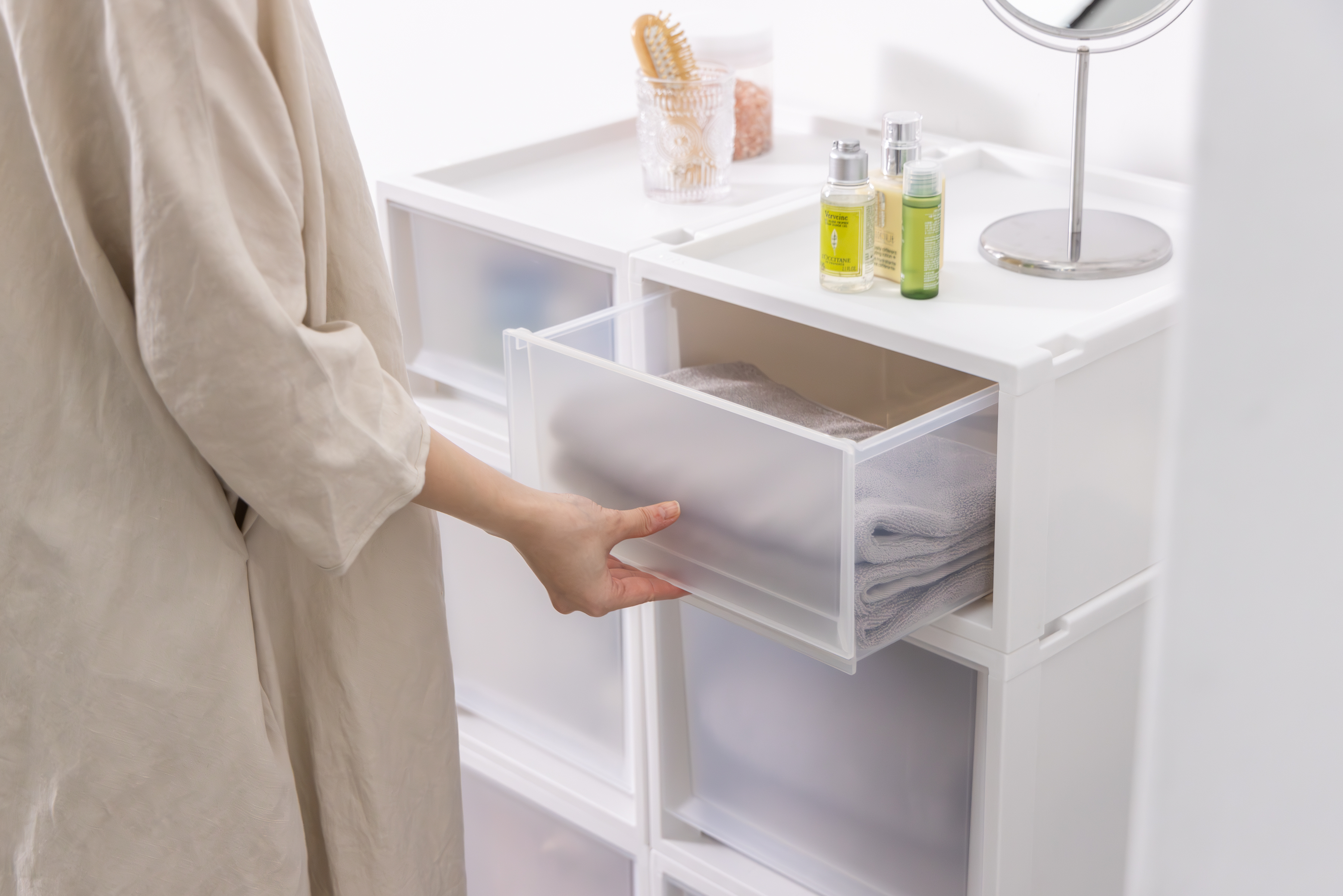 TENMA Hộp Nhựa Ngăn Kéo Cao Cấp Sang Trọng Nội Thất FC40 JAPAN QUALITY, Xếp Chồng, Bánh Xe Bán Rời