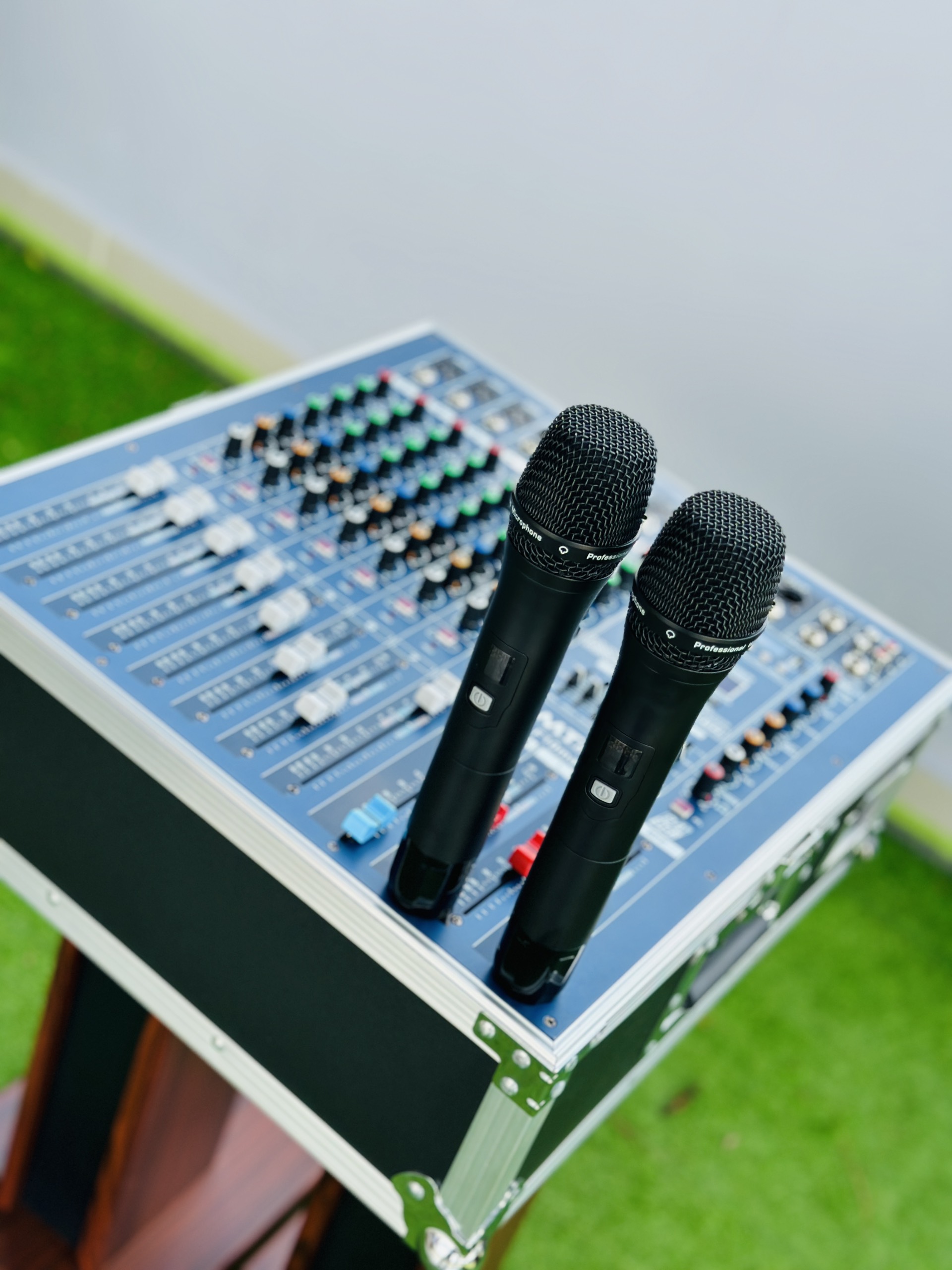 Mixer MTMAX F10 MAX liền công suất cực khủng chuyên nghiệp tích hợp nhiều chức năng- chuyên sân khấu, karaoke phòng trà, quán bar