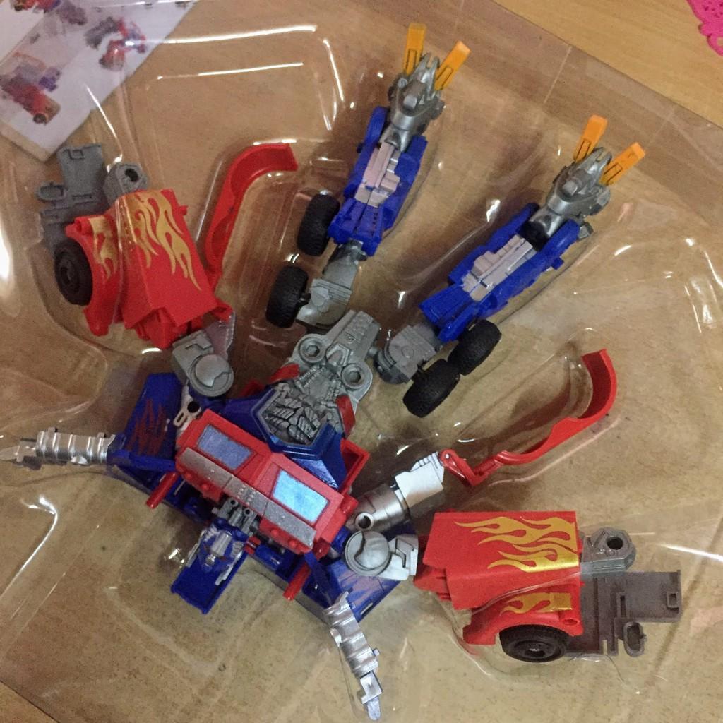 Mô hình robot biến hình