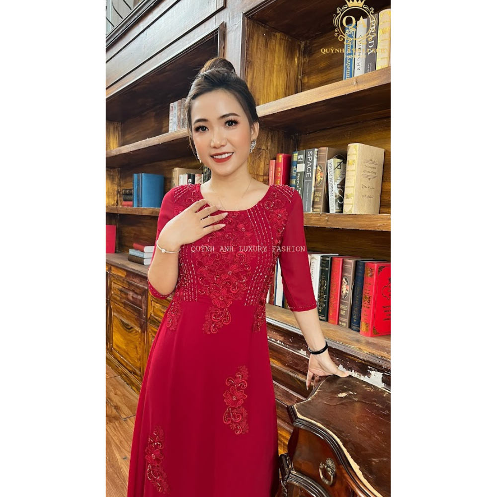 Áo dài bà sui trung niên màu đỏ hoa hồng cổ tròn tay lửng sang trọng cao cấp