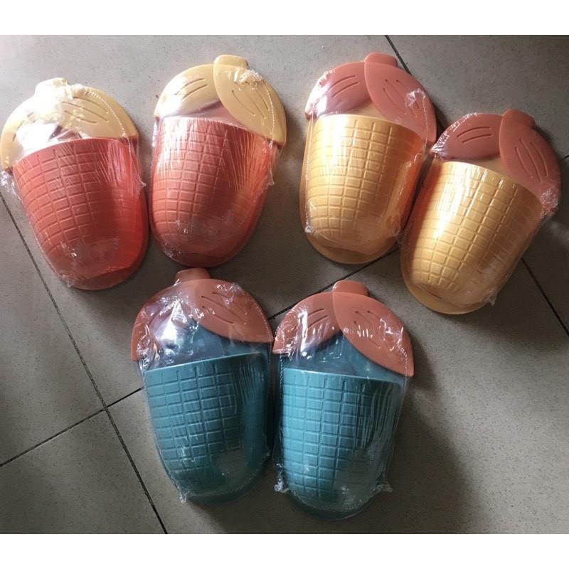 Hộp đựng bàn chải đánh răng dán tường hình bắp ngô,cốc đựng bàn chải mẫu mới nhất