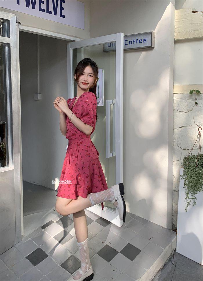 TOBE1SHOP v cổ mảnh hoa đầm cho phụ nữ nhỏ 2023 mùa hè Pháp trà nghỉ khí chất thắt lưng hiển thị gầy một chữ a váy