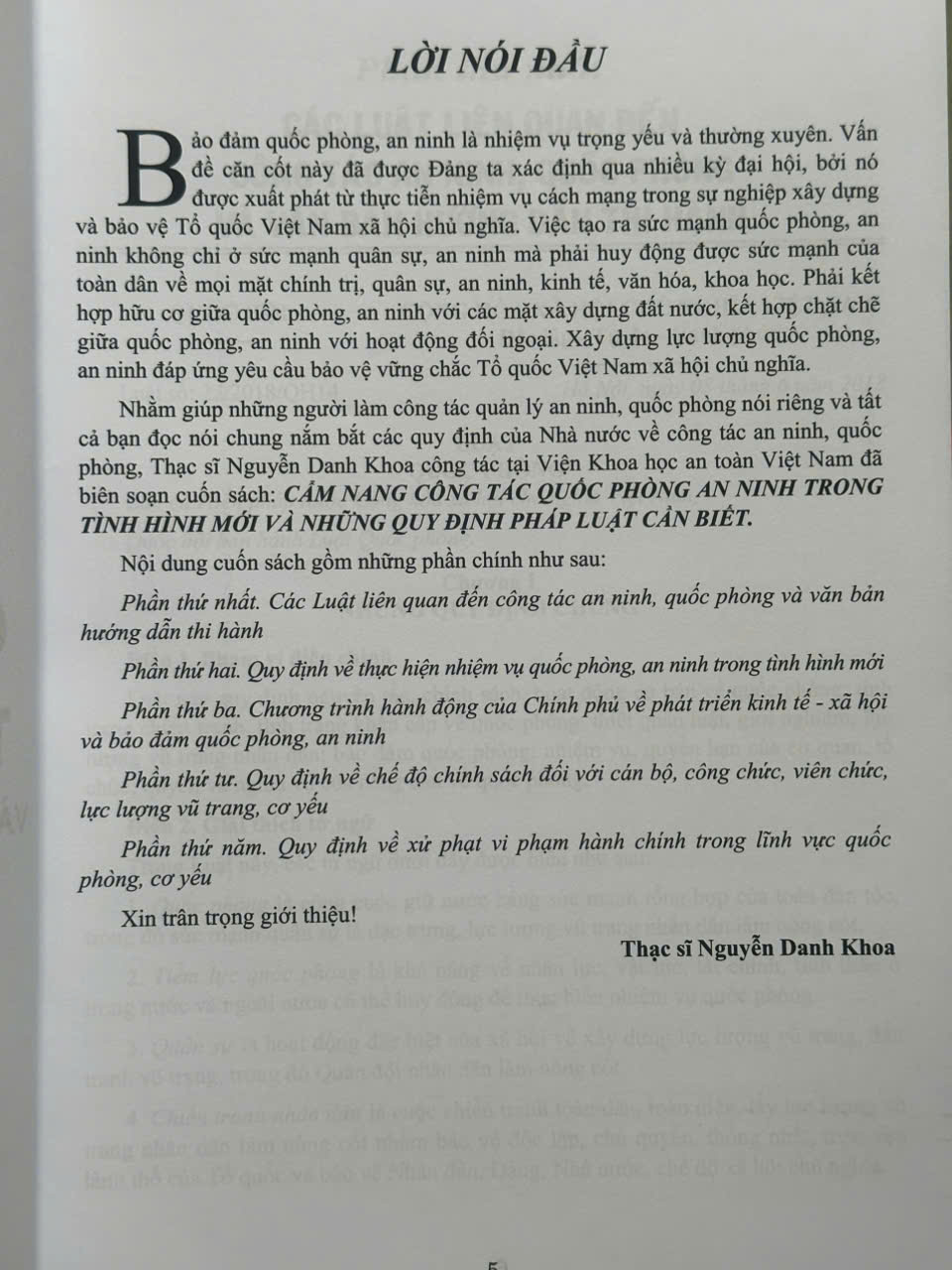 Sách Cẩm Nang Công Tác Quốc Phòng An Ninh Trong Tình Hình Mới Và Những Quy Định Pháp Luật Cần Biết (V2437A)