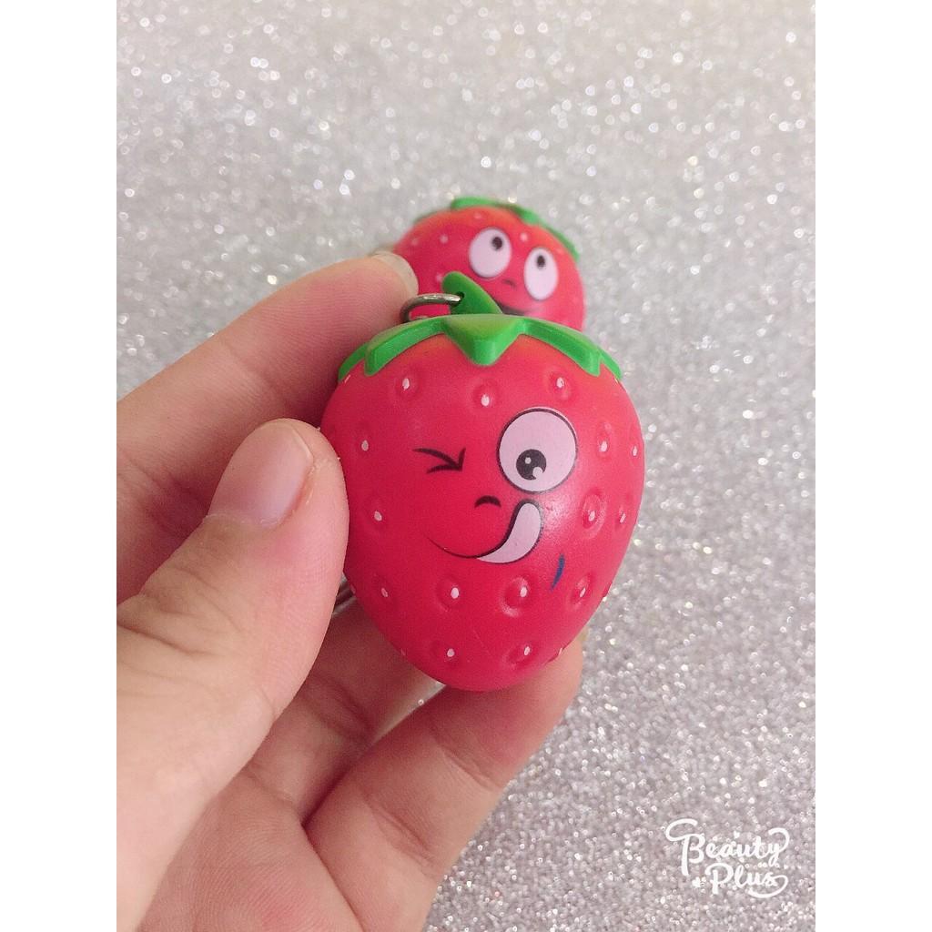 Móc khóa quả dâu cảm xúc - móc khóa phát sáng có nhạc + đèn