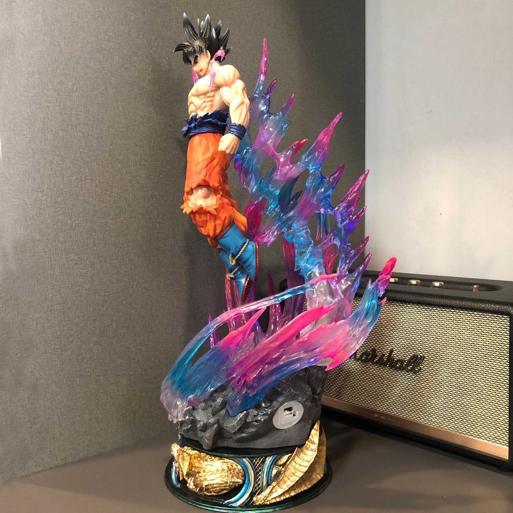 Mô hình Son Goku đẫm máu 3 đầu 52 cm có LED