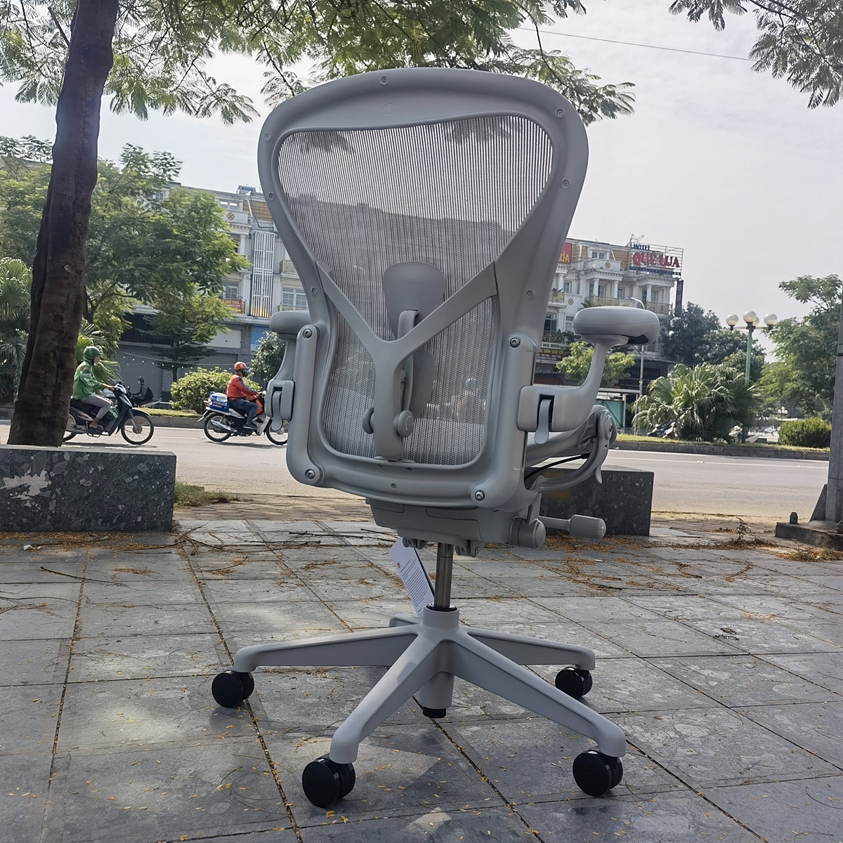 Ghế lưới văn phòng ergonomic Herman Miller Aeron