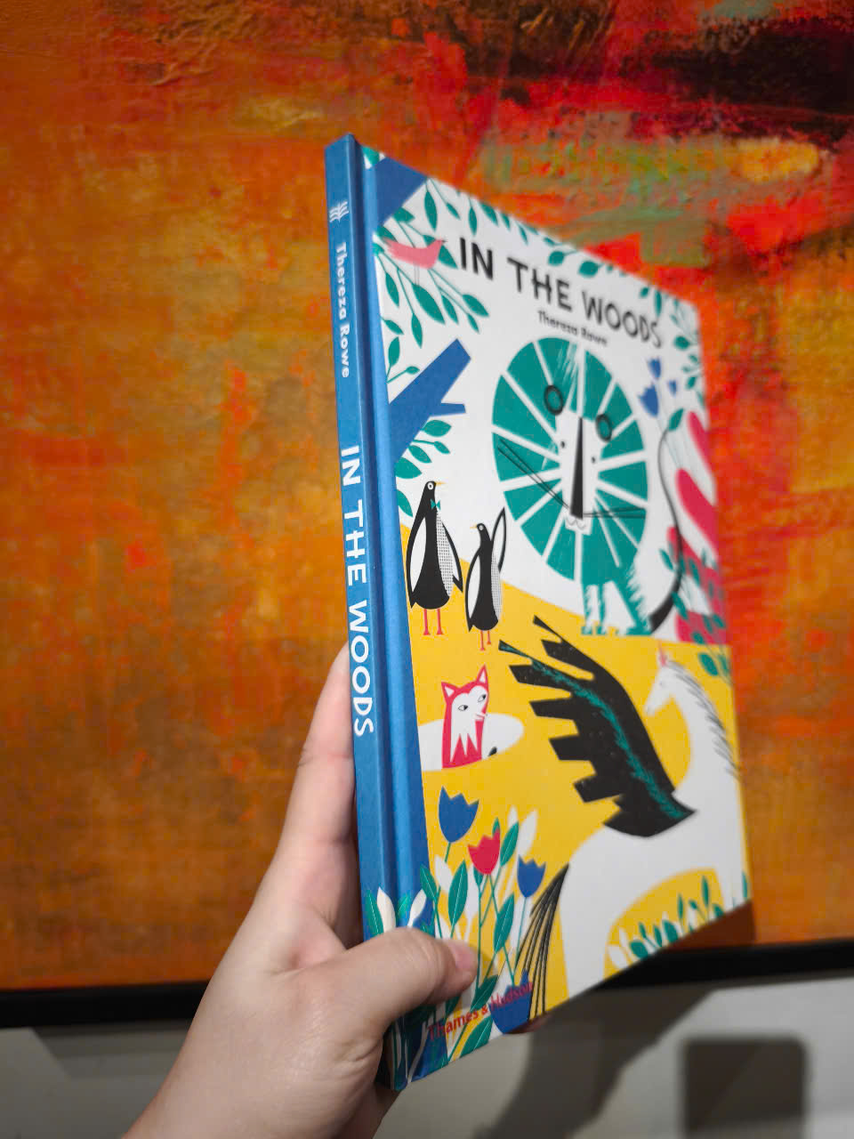 Sách - In the Woods by Thereza Rowe - Picture Books / Childrens in English