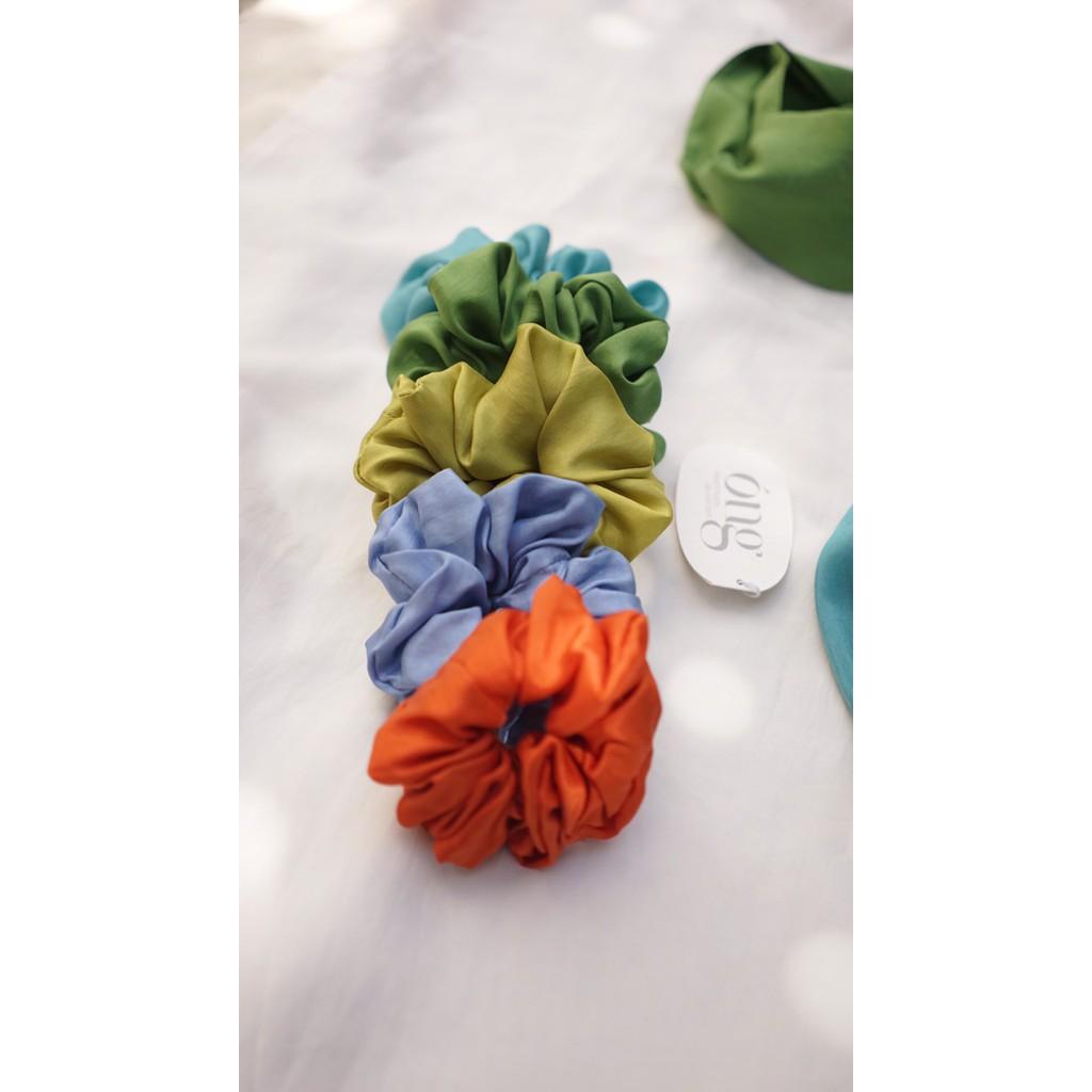 Combo 5 Dây Buộc Tóc Scrunchies Lụa Nhiều Màu, Không Gây Rụng Tóc, Mềm Mại Và Nhẹ