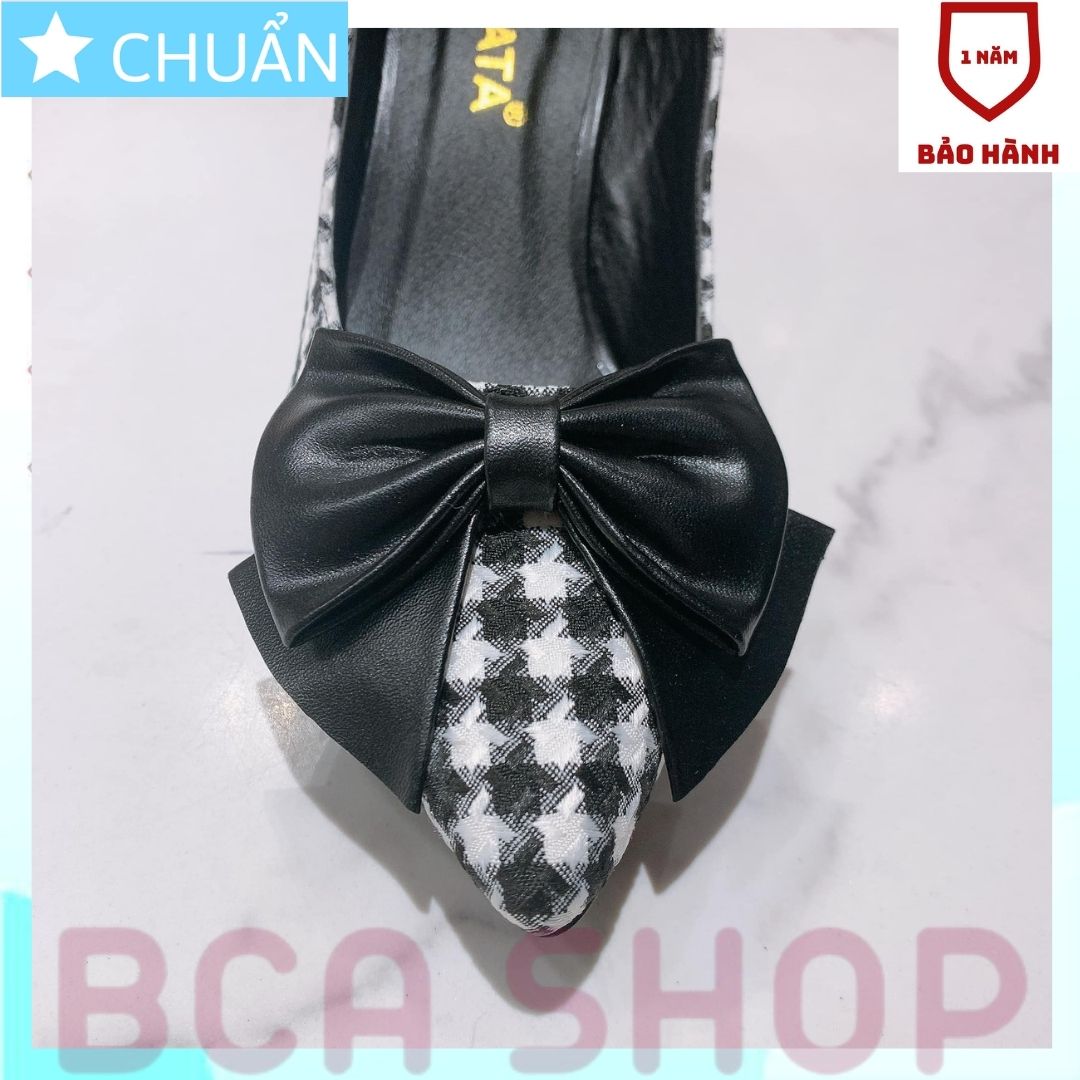 Giày cao gót nữ 7p RO483 ROSATA tại BCASHOP đế trụ nhỏ, mũi nhọn, có nơ cách điệu, da phủ bằng vải bố - caro đen trắng