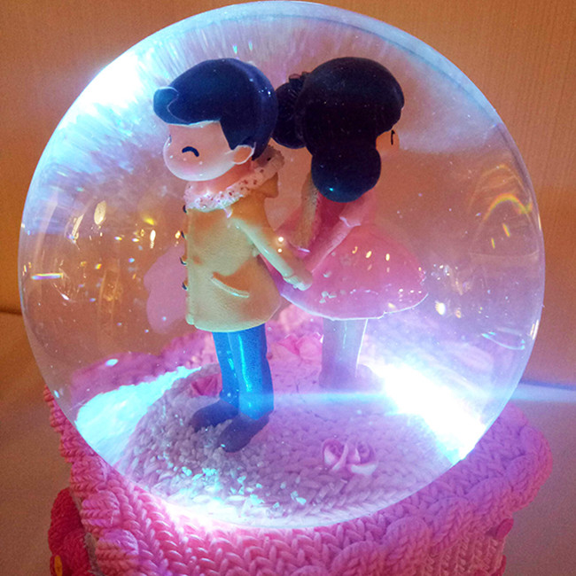 Hộp nhạc quả cầu cặp tình nhân